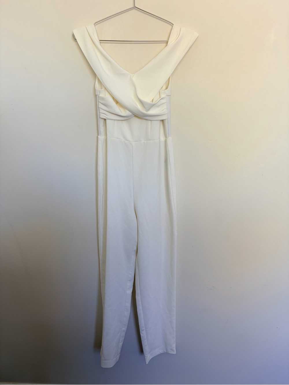 Gorgeous & Elegant H&M Off-Shoulder Jumpsuit in Crisp White - Picture 3 of 14